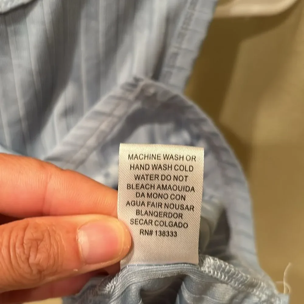 Better Be woman's silky baby blue striped shirt with a cut out in the back - Picture 12 of 12